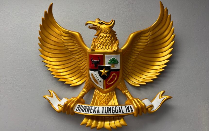 Image,Of,A,Wooden,Statue,Of,Garuda,Pancasila,,The,Republic demokrasi pancasila