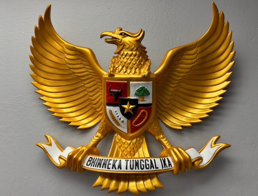 Image,Of,A,Wooden,Statue,Of,Garuda,Pancasila,,The,Republic demokrasi pancasila
