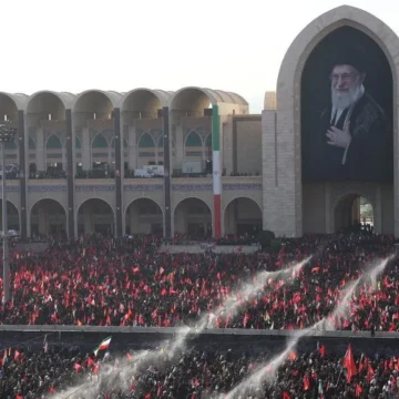 pemakaman ali khamenei