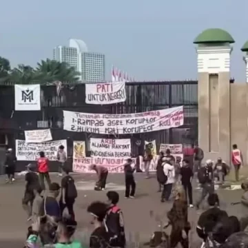 tuntutan demo 27 agustus